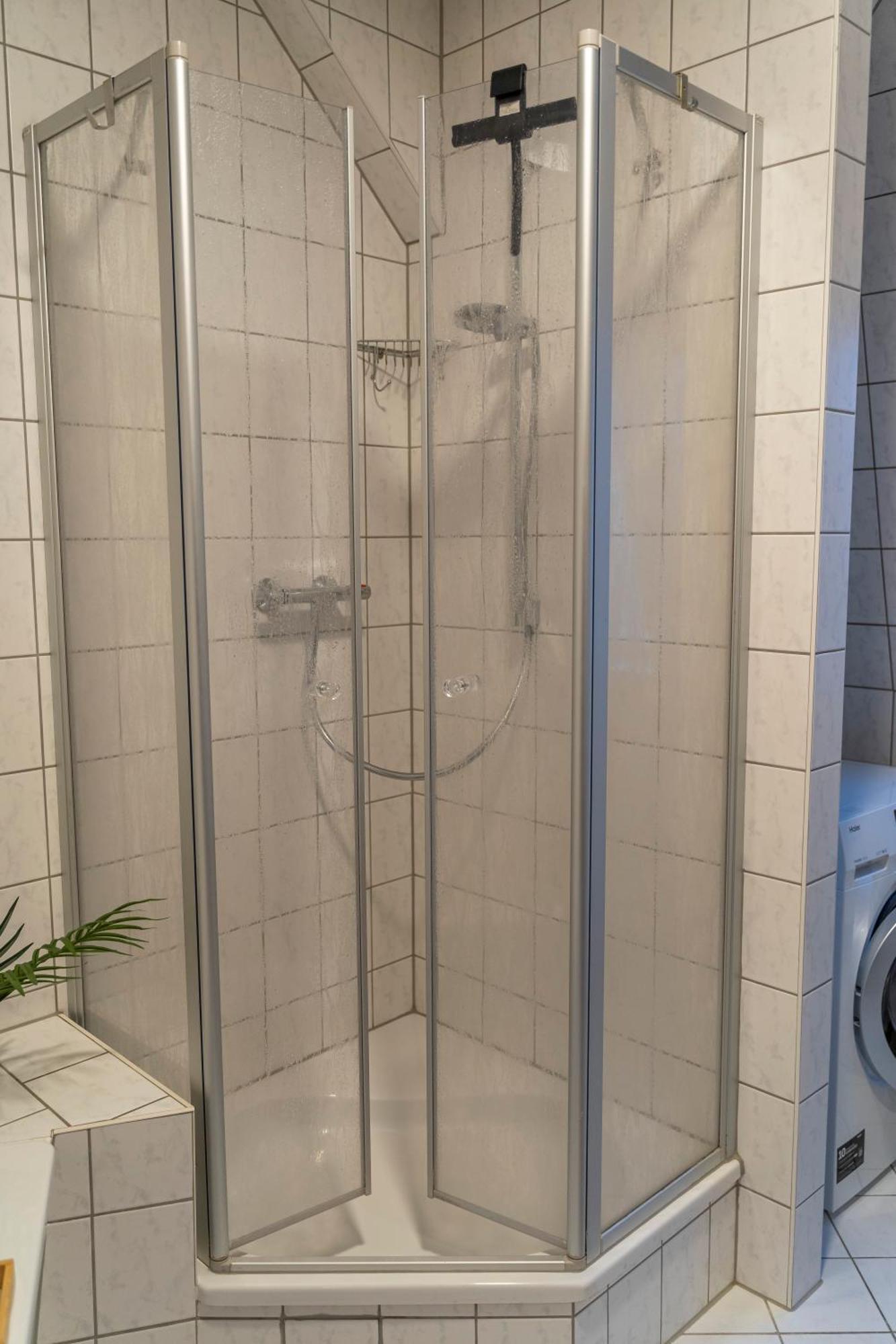 Rr - Homely 80qm - Parking - Washer - Tv * Magdeburg