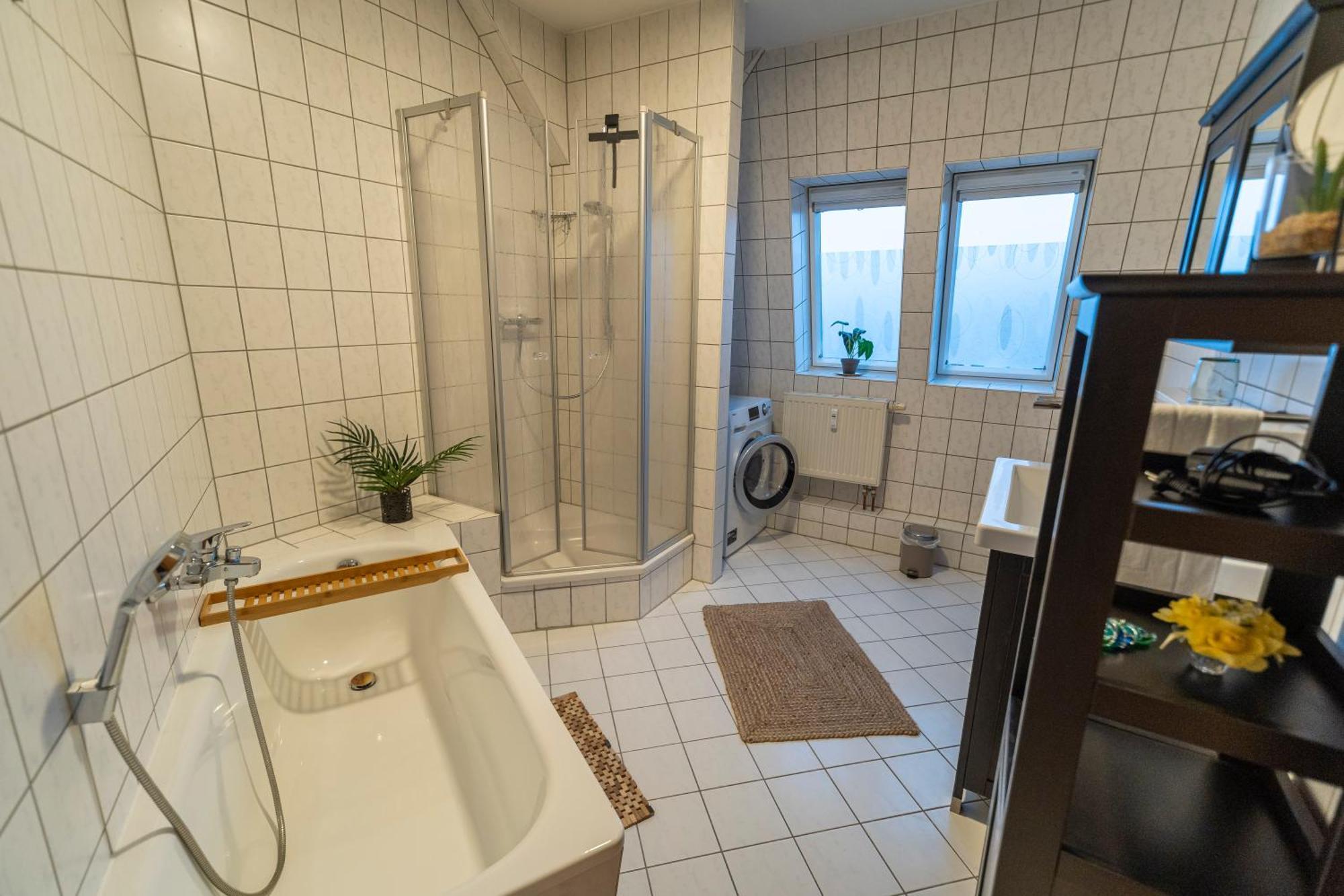 Apartment Rr - Homely 80qm - Parking - Washer - Tv